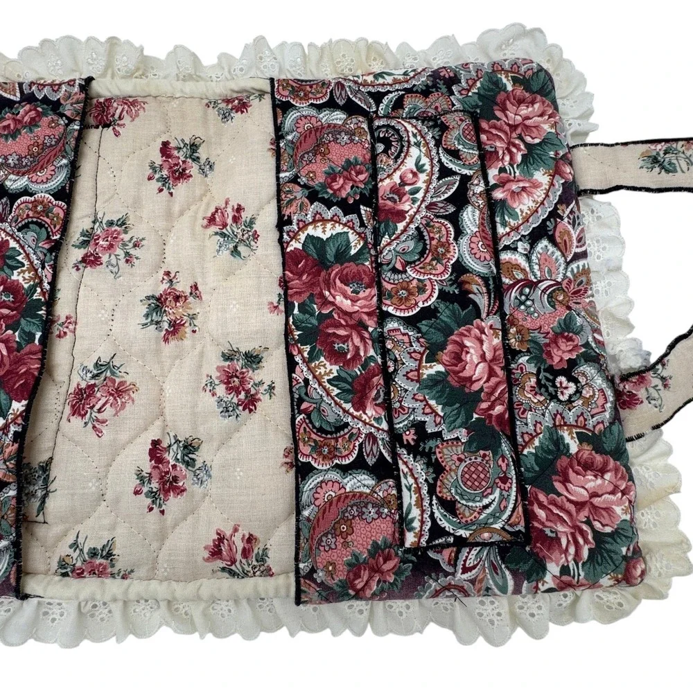 VTG Handmade Quilted Floral Paisley Book Cover Bible Handle Lace Trim Pockets